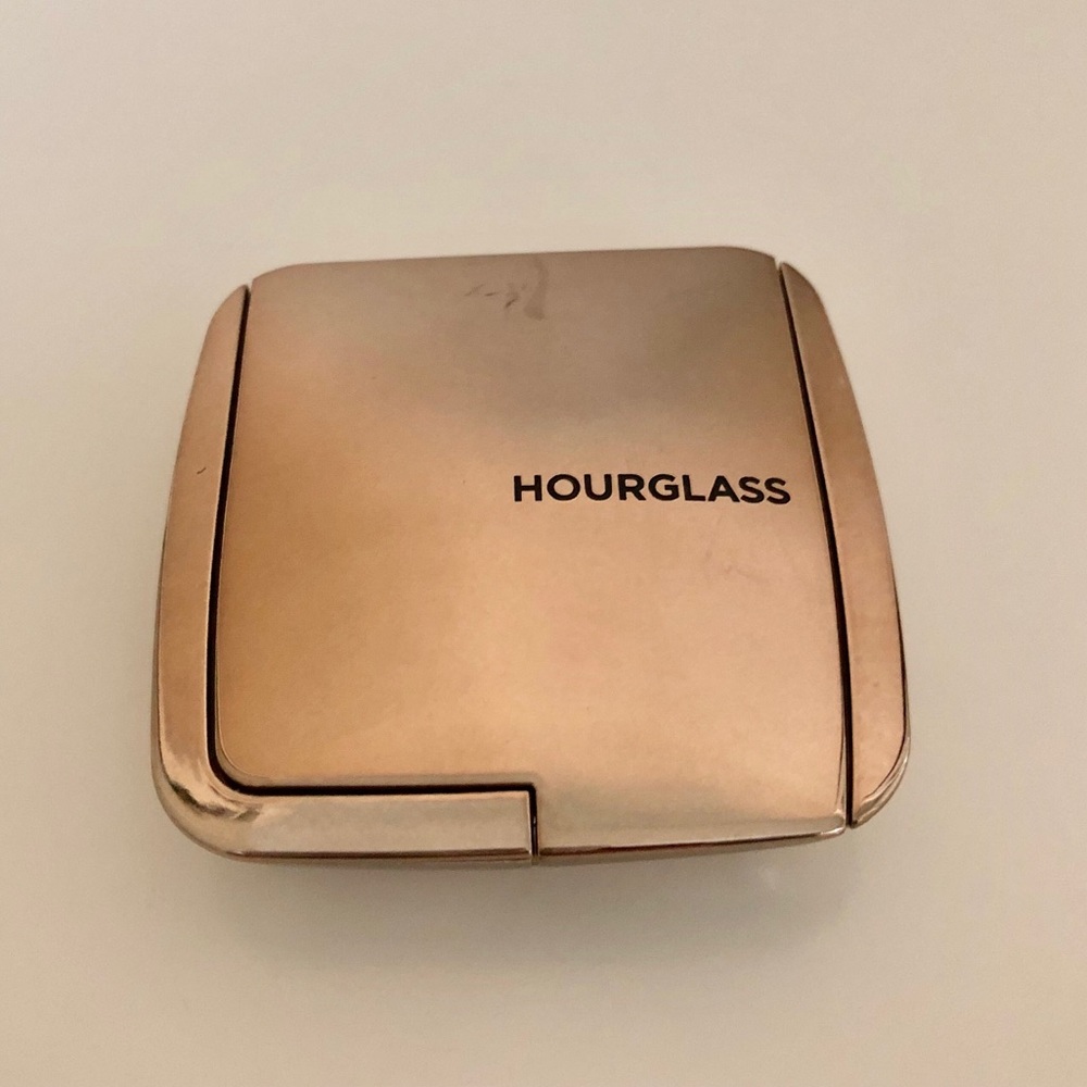 Hourglass Ambient Light Blush in Luminous Flush